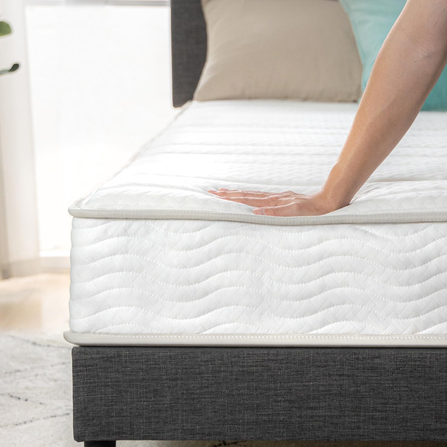 ZINUS 8 Inch Foam and Spring Hybrid Mattress [New Version], Full, Fiberglass free, Medium Firmness, Durable Support, Certified Safe Foams & Fabric, Mattress in A Box White 8" New Small Box