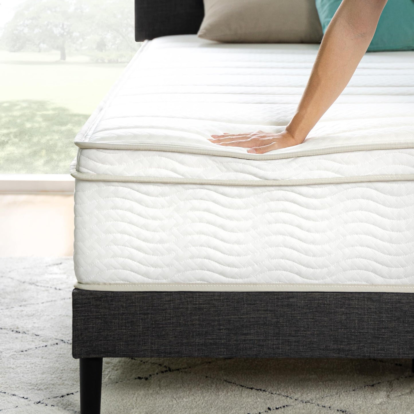 ZINUS 12 Inch Foam and Spring Hybrid Mattress [New Version], King, Fiberglass Free, Medium Firmness, Durable Support, Certified Safe Foams & Fabric, Mattress in A Box White 12" New Small Box