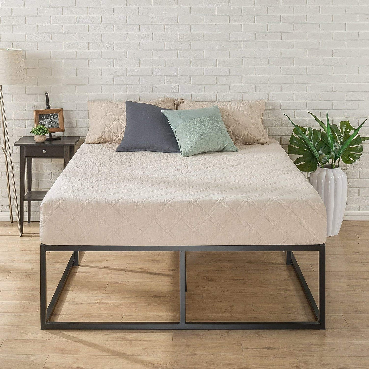 Zinus Queen Bed Frame - Joseph 18 inch Metal Bed Frame with Wood Slat Support, No Box Spring Needed, Easy Assembly - Minimalist Platform Bed Frame with Underbed Storage Space, Queen Size Original Big Box